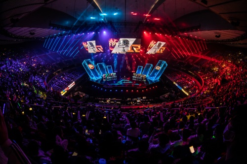 英雄联盟S13瑞士轮JDG战队陷出线危机，Kanavi坦言沟通问题影响晋级形势